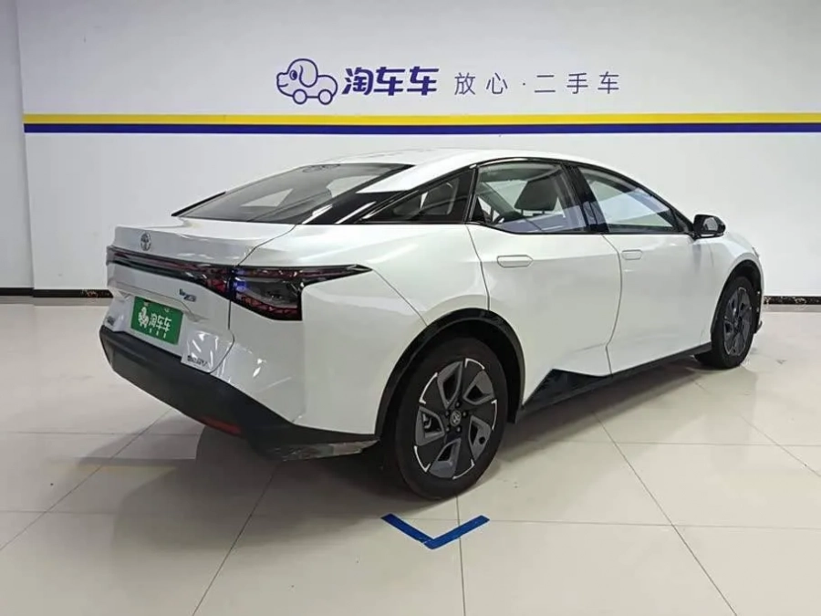 Toyota BZ3 седан - 517 pro